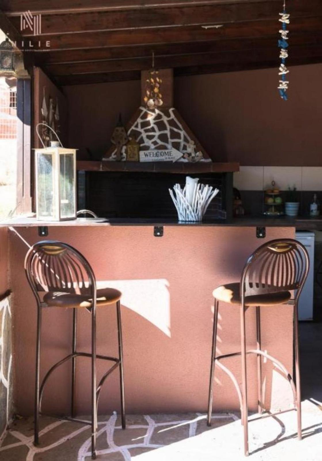 Villa Roadhouse, Nilie Hospitality Mgmt Flogita Esterno foto